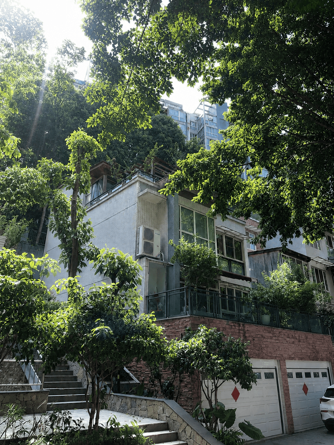 五指山岛居岁月从容升级：小小岛老别墅加装蒂升悦行款电梯